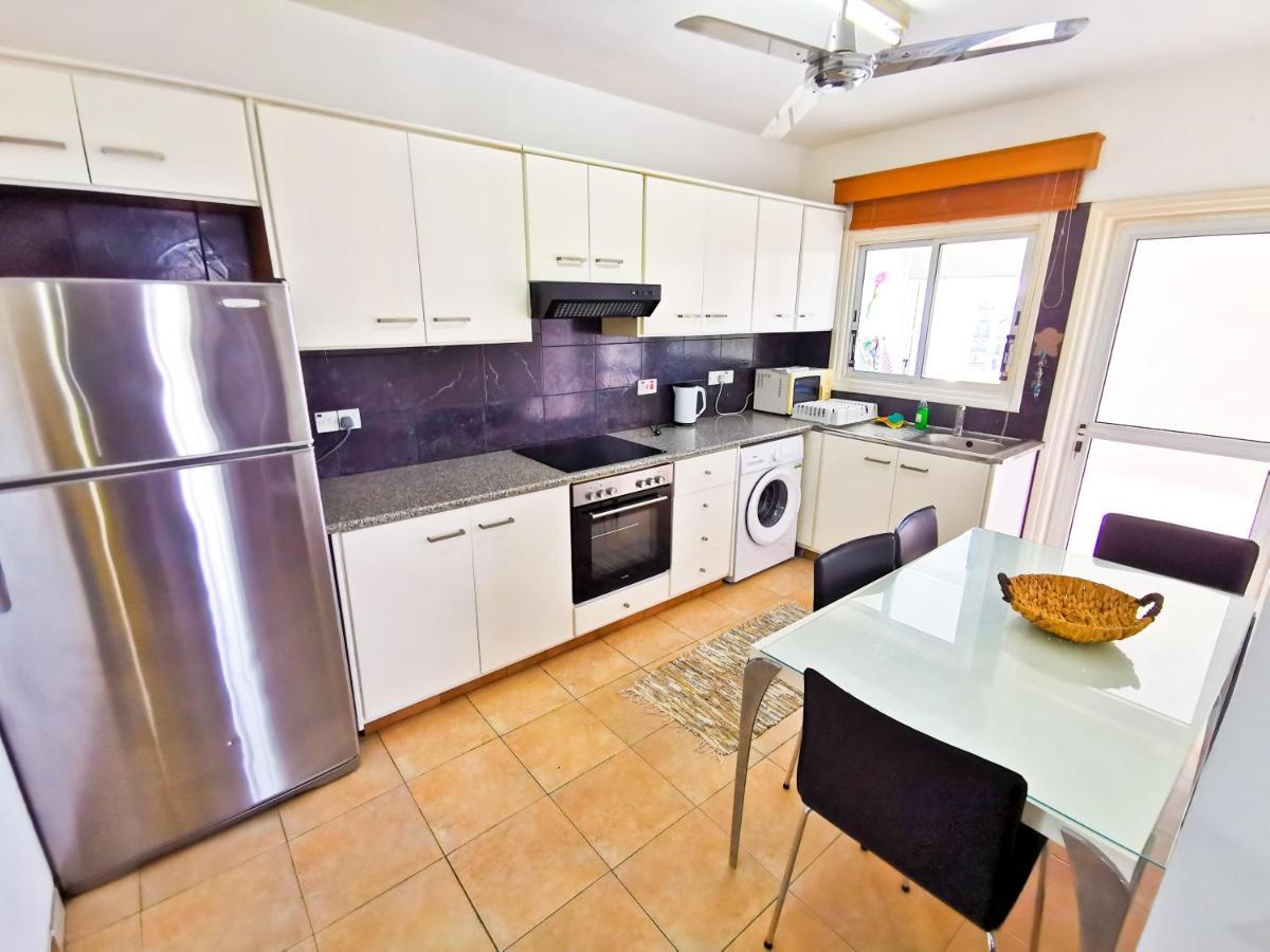 Sun Kissed Apartment Ларнака Экстерьер фото